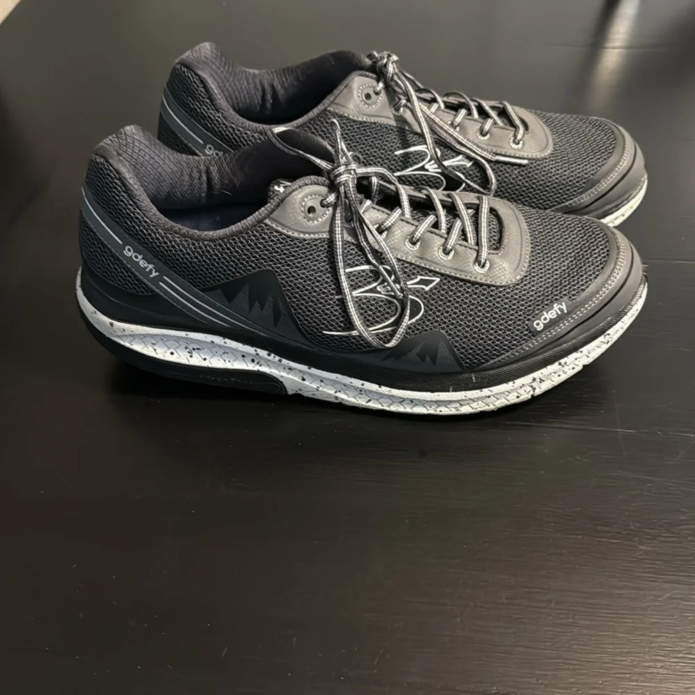 GDefy Gray‎ Athletic Shoes